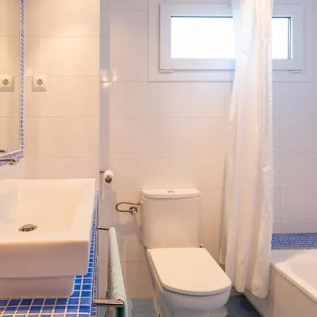 Apartment Cv - *