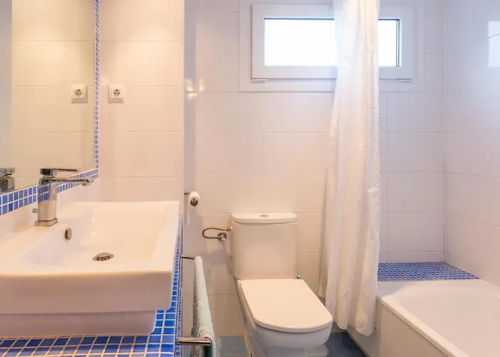 Apartment Cv - *
